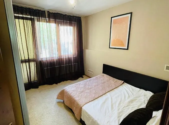 Lovely By The Sea Garden Apartment *